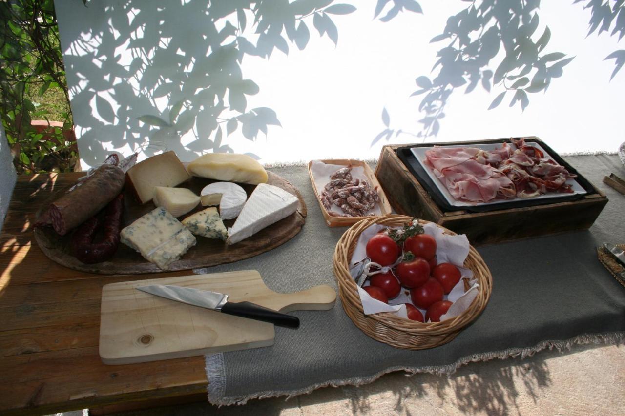Bed and Breakfast Le Rondini Montras Экстерьер фото